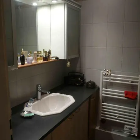 Quarto em Acomodações Particulares Dans Calme Lingolsheim